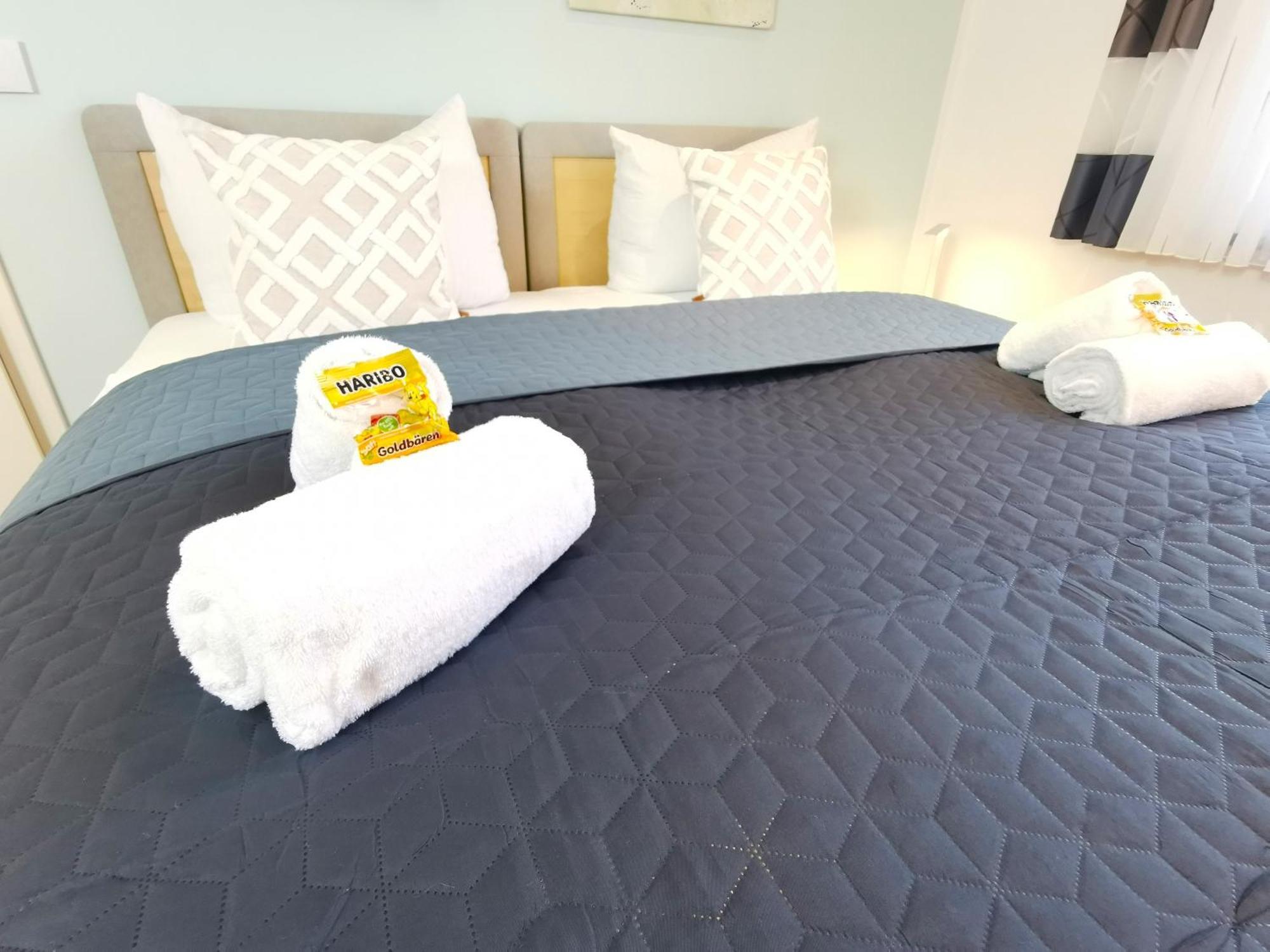 Bohnapartments Luxury Villa Berlin - 210Qm - Wintergarten - Kamin - 4 Kostenlose Parkplaetze - 6 Schlafzimmer - Neubau - Luxusausstattung Birkenwerder Extérieur photo
