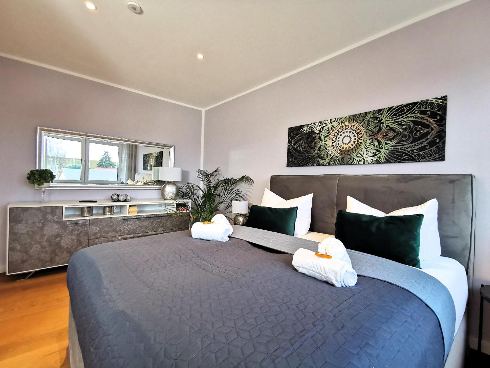 Bohnapartments Luxury Villa Berlin - 210Qm - Wintergarten - Kamin - 4 Kostenlose Parkplaetze - 6 Schlafzimmer - Neubau - Luxusausstattung Birkenwerder Extérieur photo